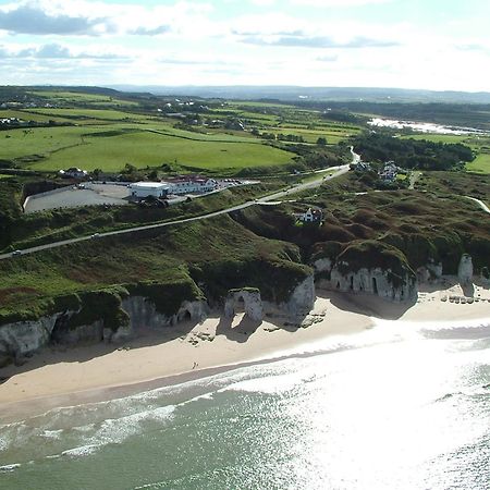 Royal Court Hotel Portrush Exterior photo