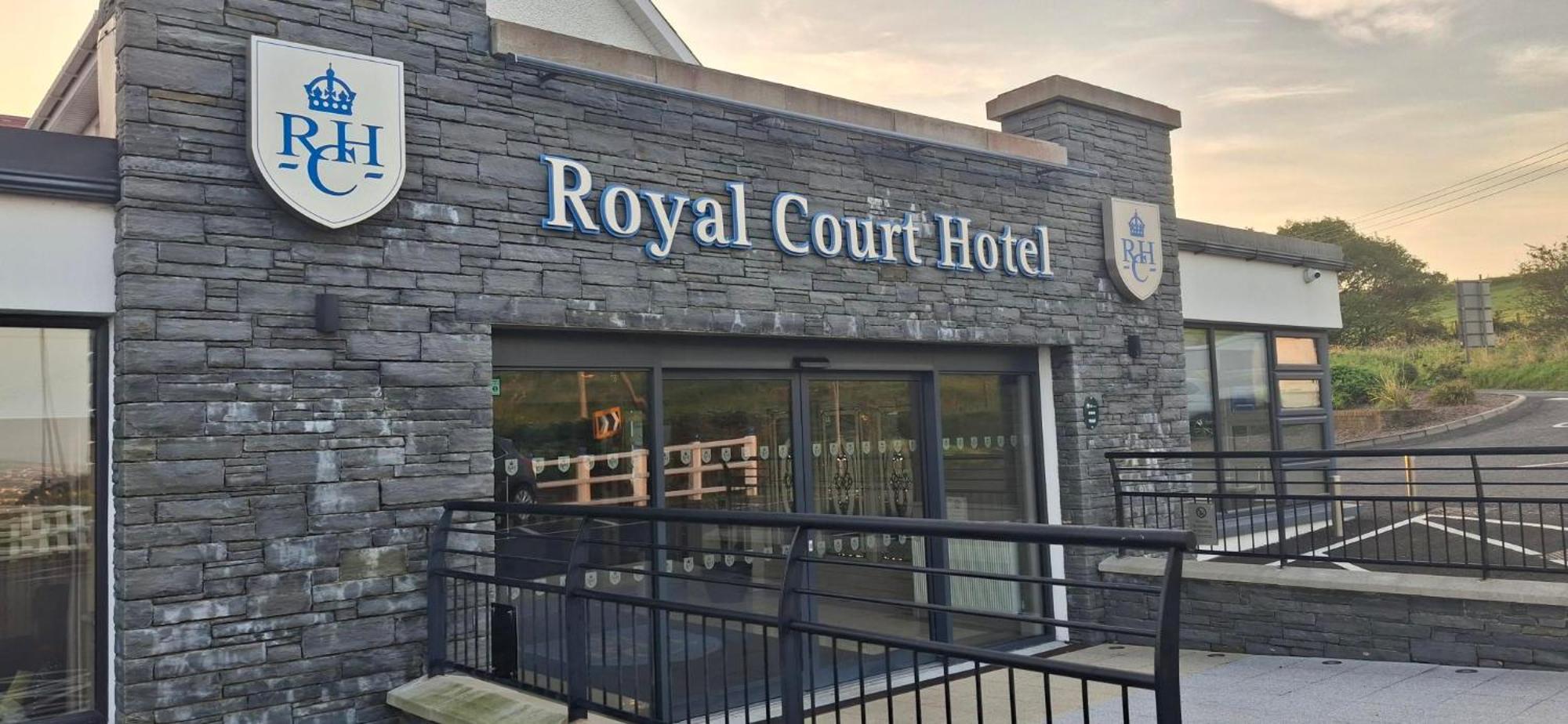 Royal Court Hotel Portrush Exterior photo