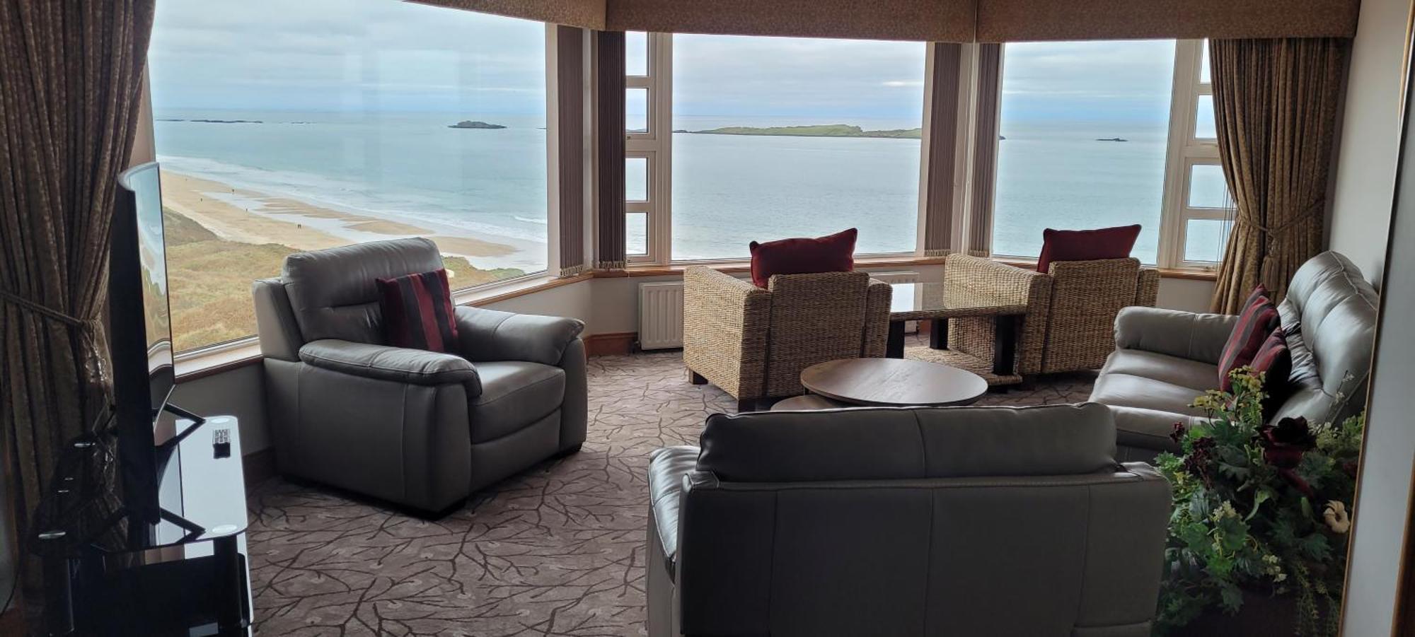 Royal Court Hotel Portrush Exterior photo