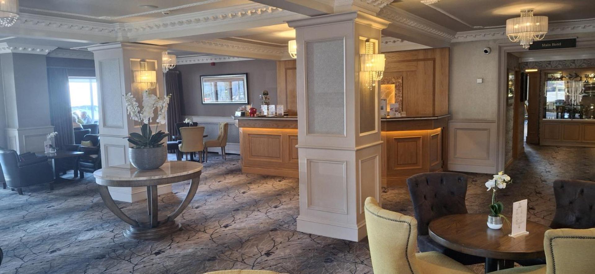 Royal Court Hotel Portrush Exterior photo