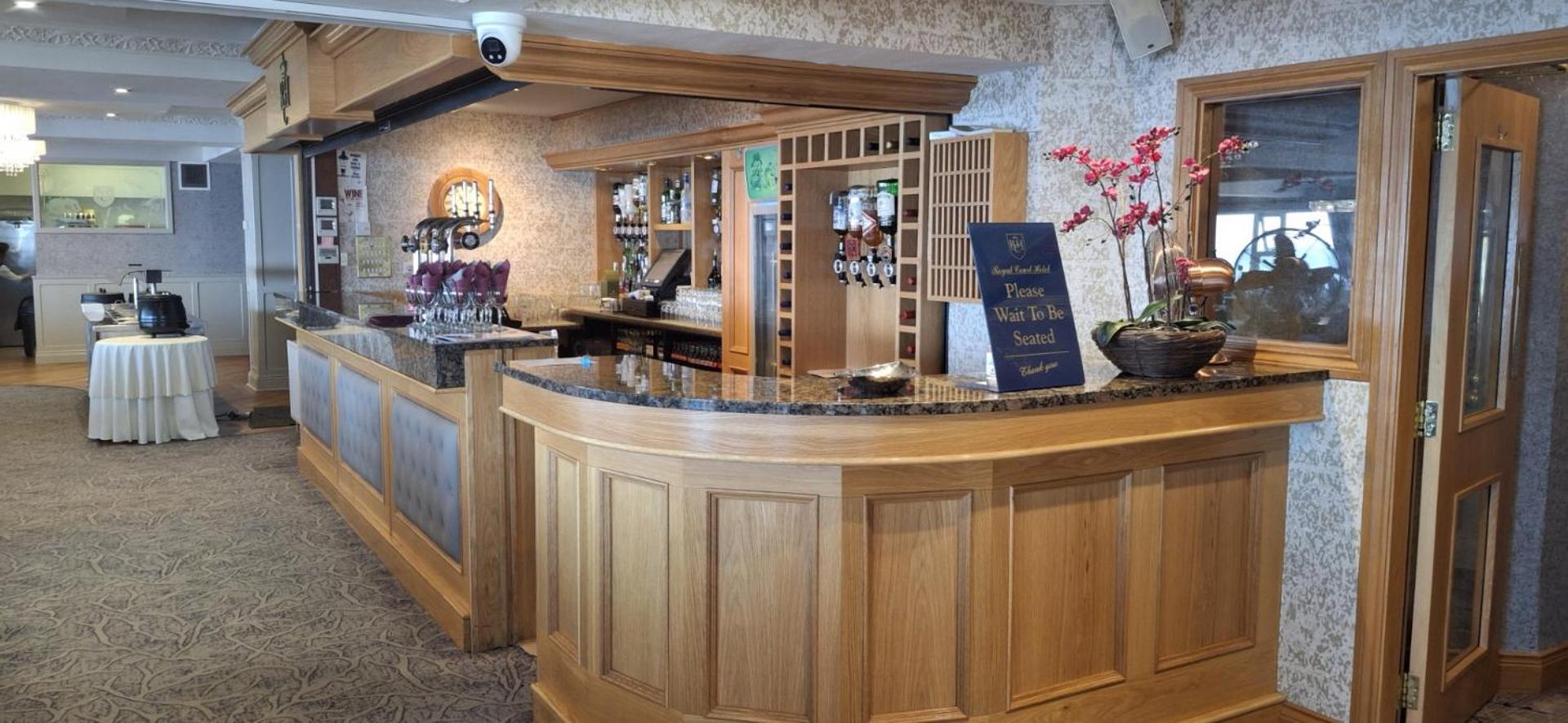 Royal Court Hotel Portrush Exterior photo