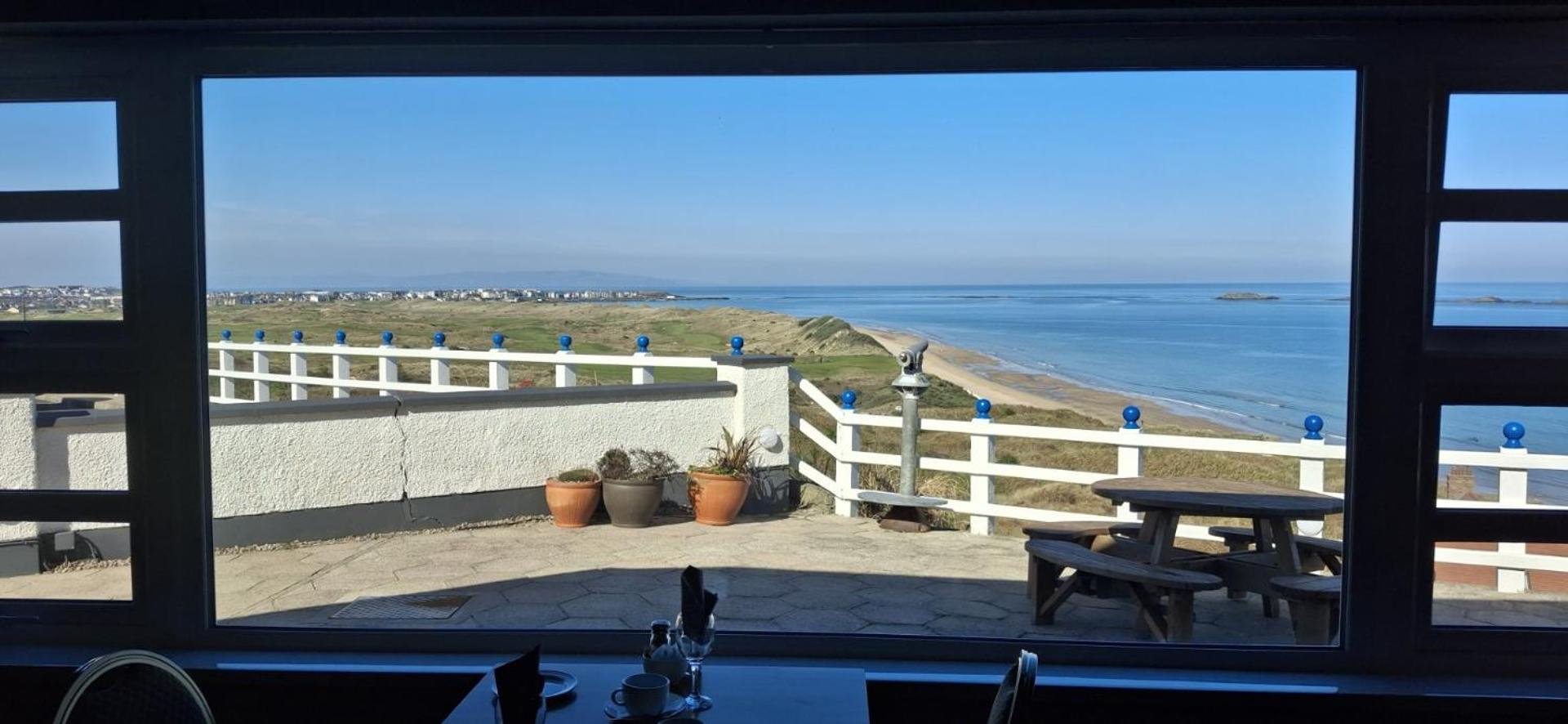 Royal Court Hotel Portrush Exterior photo