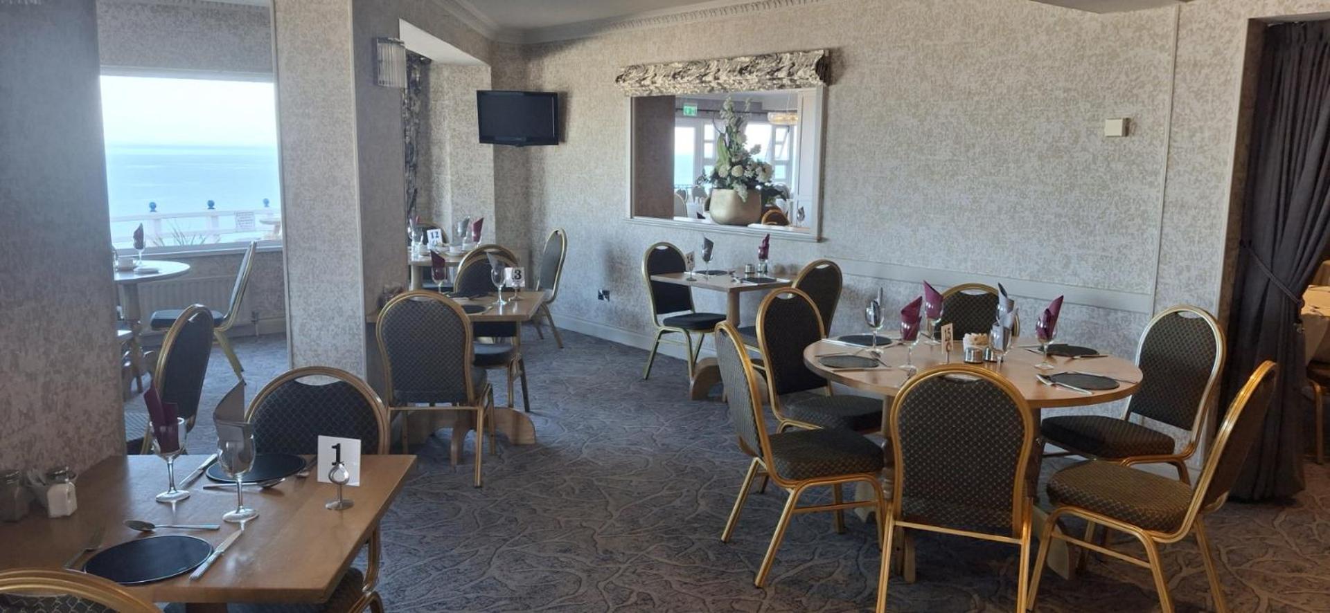 Royal Court Hotel Portrush Exterior photo