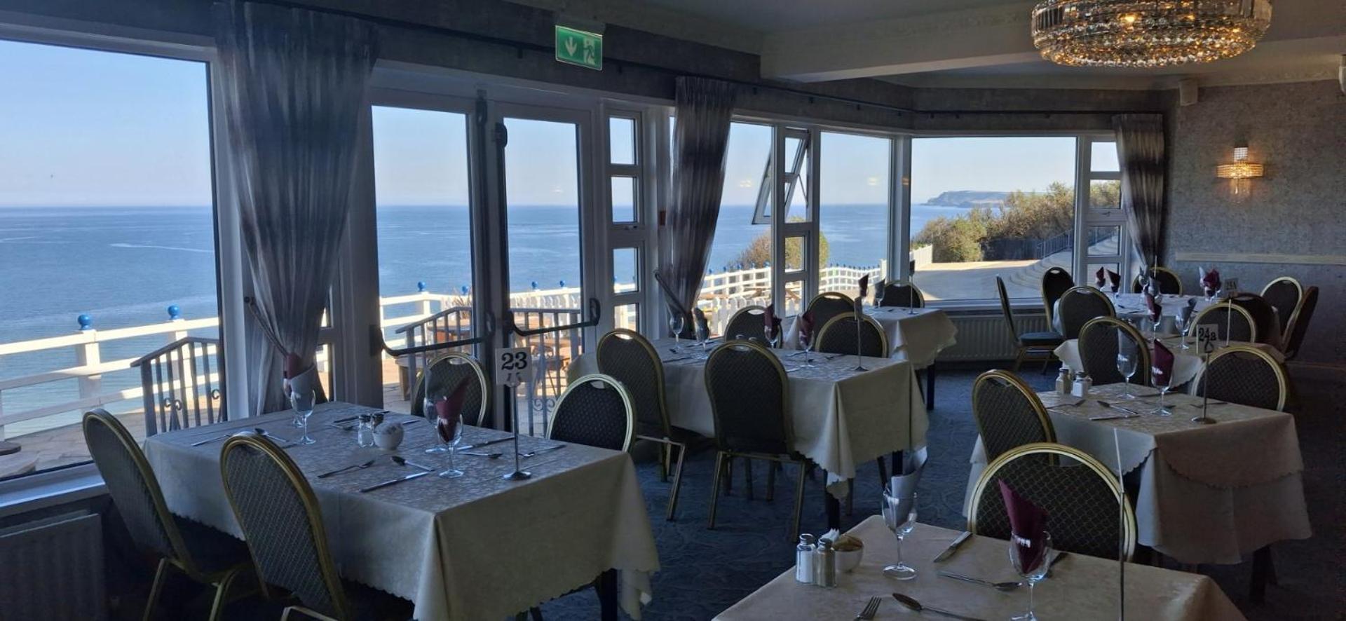 Royal Court Hotel Portrush Exterior photo