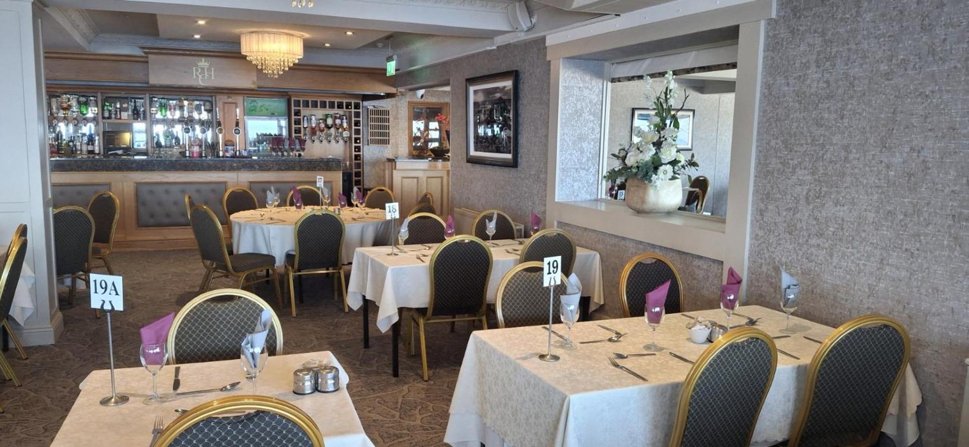 Royal Court Hotel Portrush Exterior photo