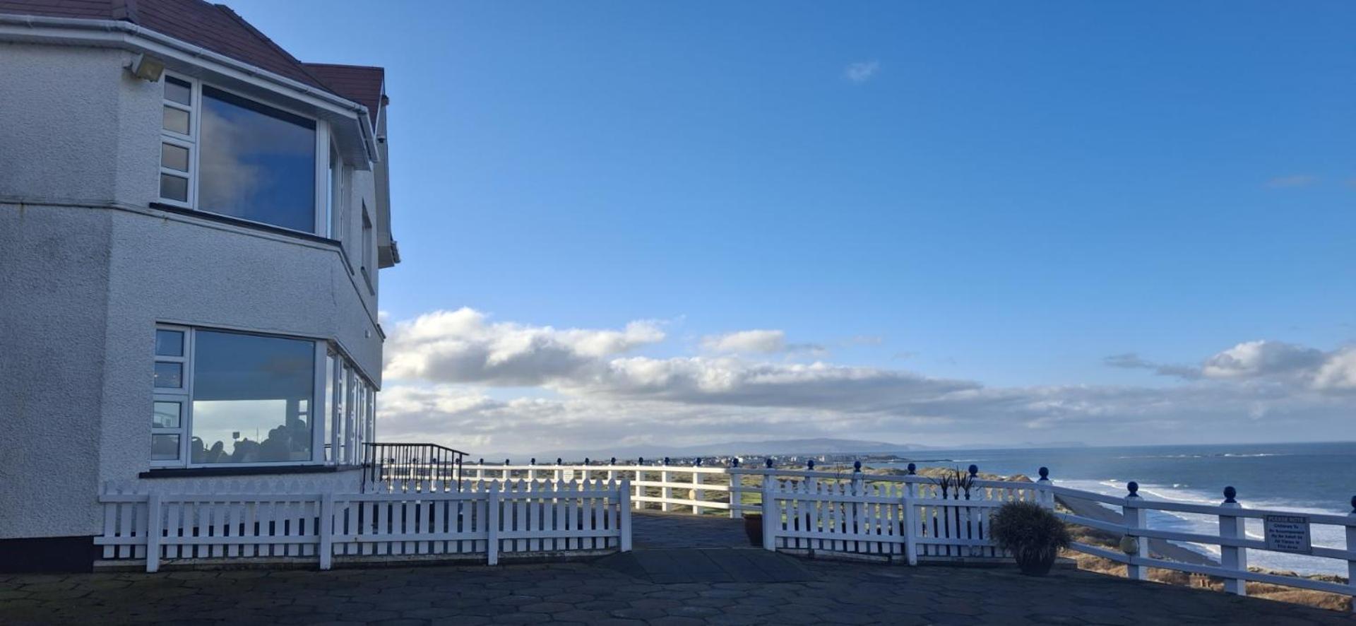 Royal Court Hotel Portrush Exterior photo
