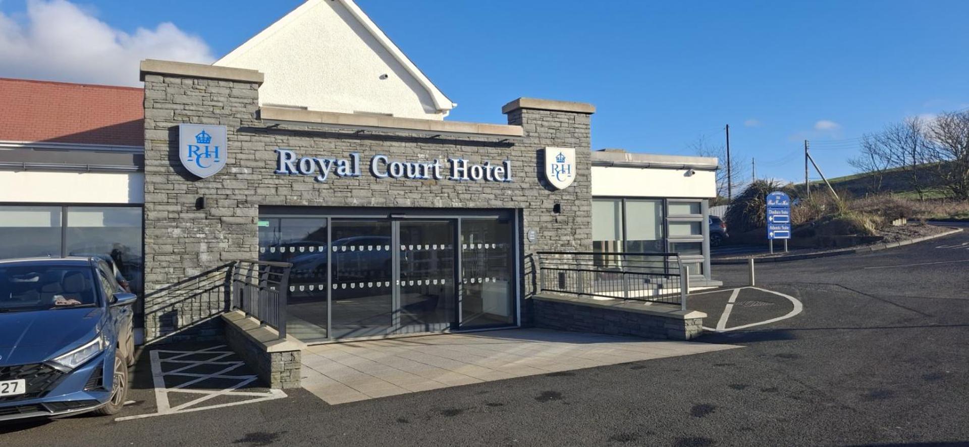 Royal Court Hotel Portrush Exterior photo