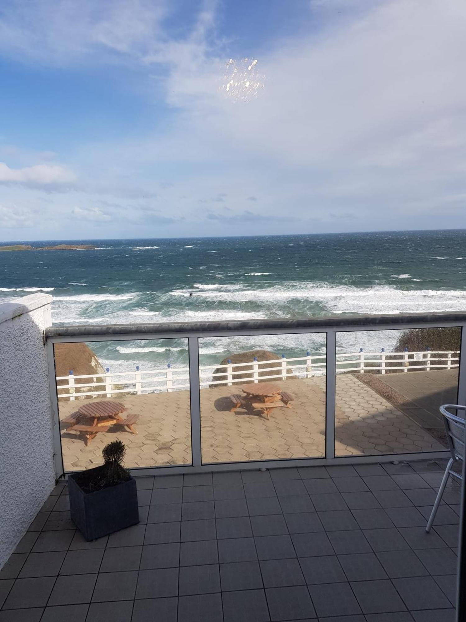 Royal Court Hotel Portrush Exterior photo