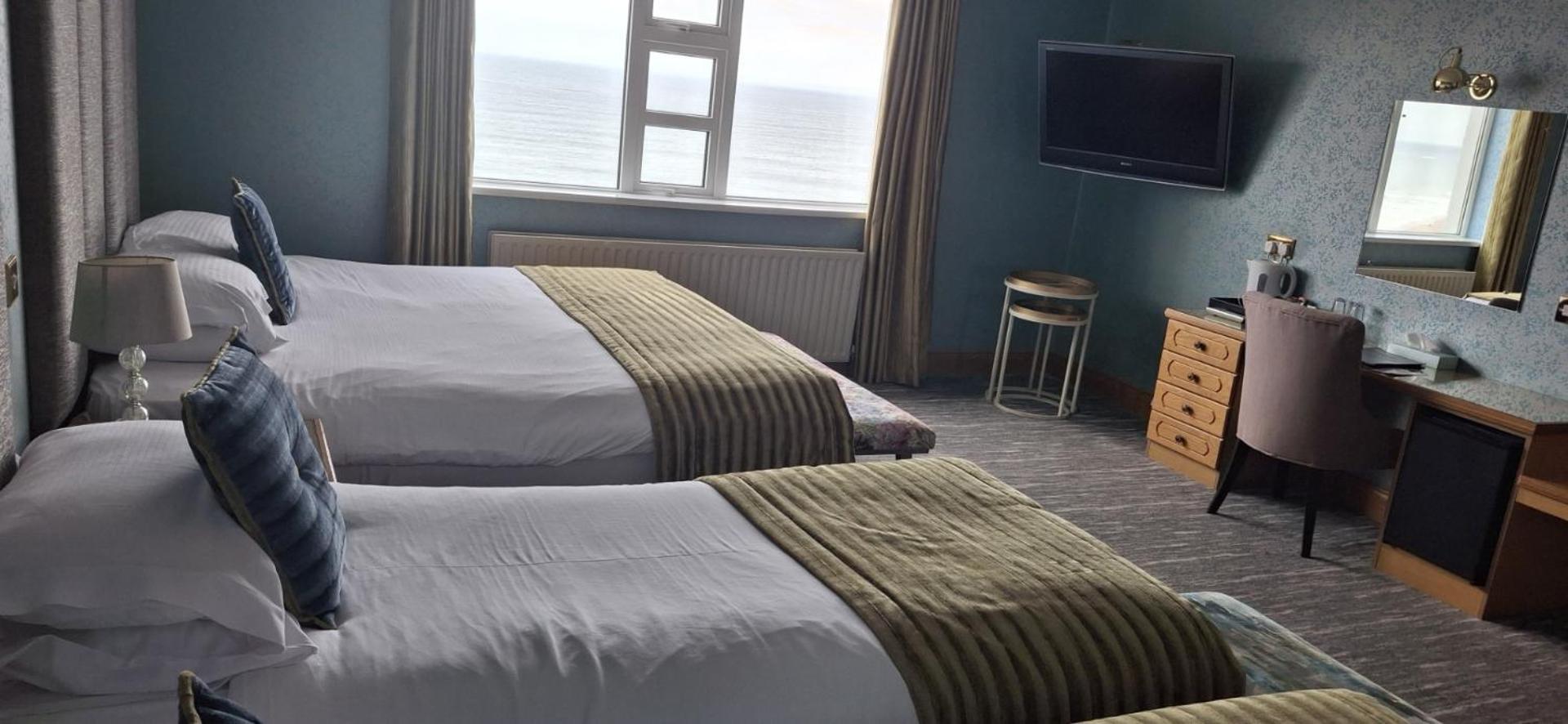 Royal Court Hotel Portrush Exterior photo