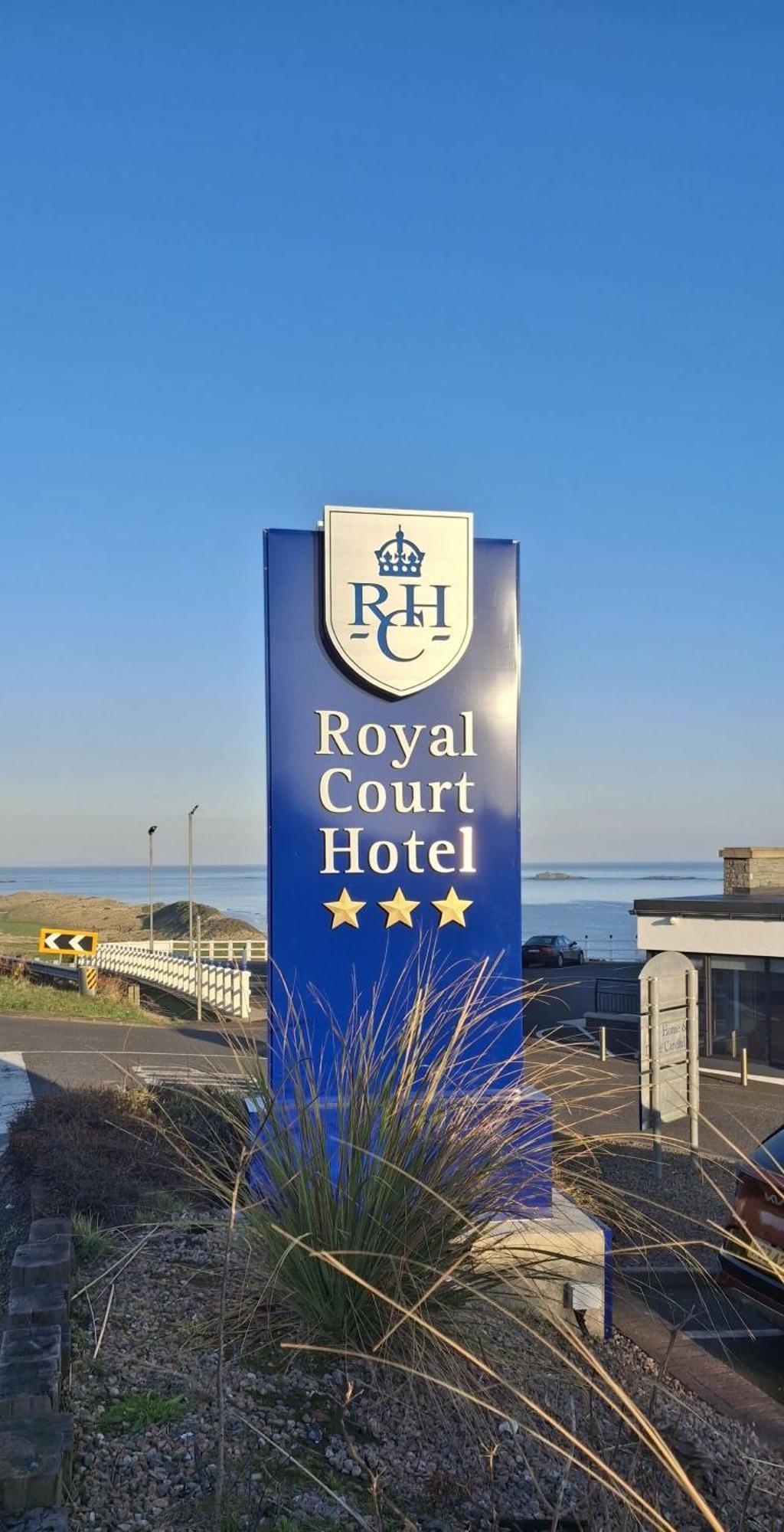 Royal Court Hotel Portrush Exterior photo